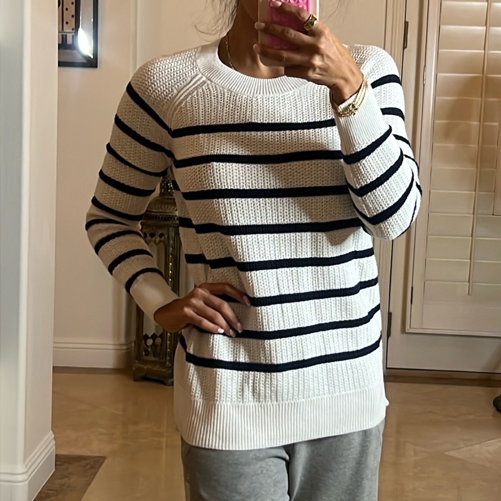 💕Cute Striped Sweater 💕